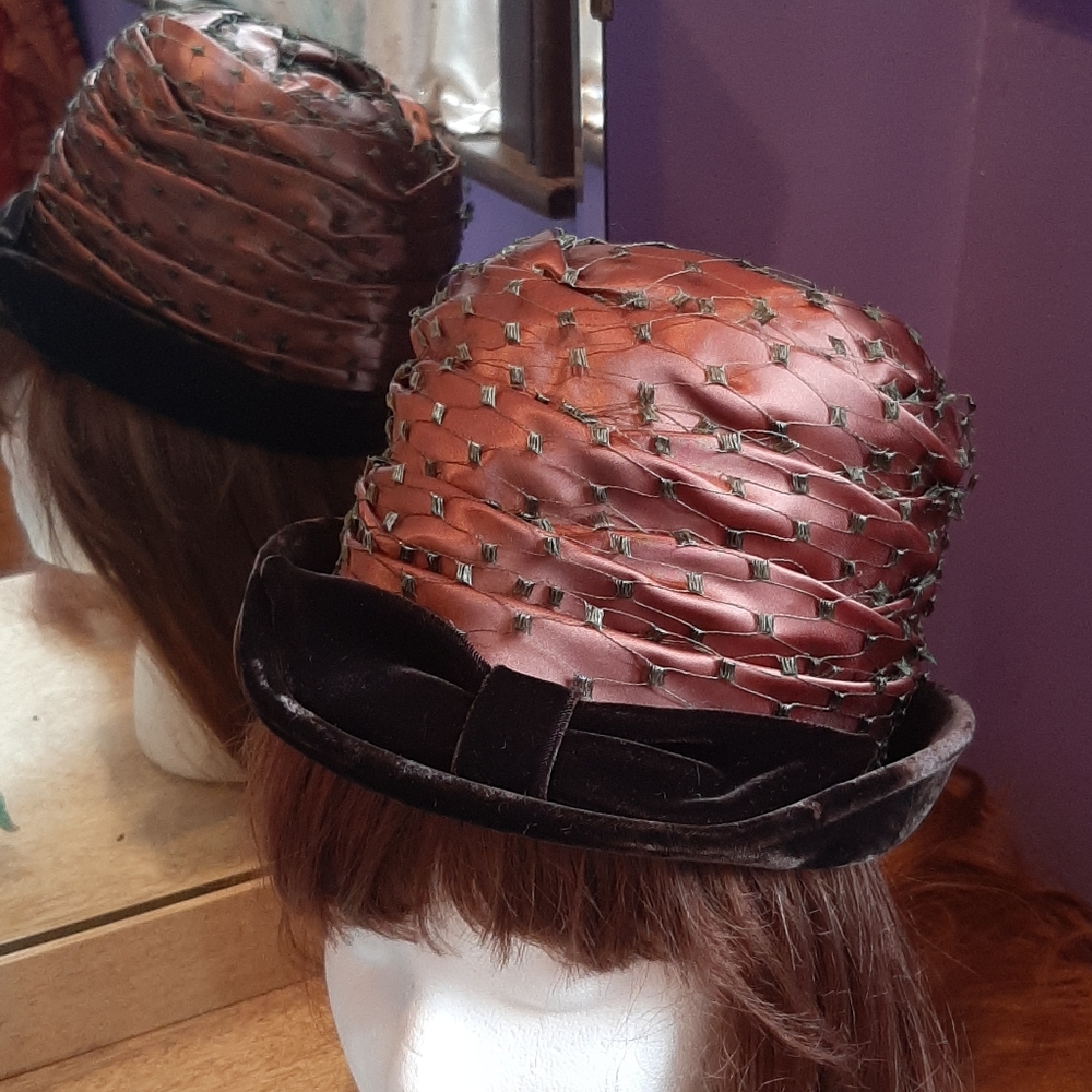 Vintage hat, velvet, satin. - Picture 2 of 7